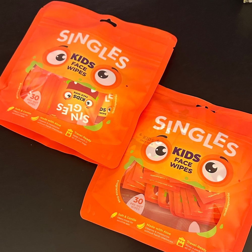2 Swype Wipes Singles Kids Face Wipes - Orange resealable pouch